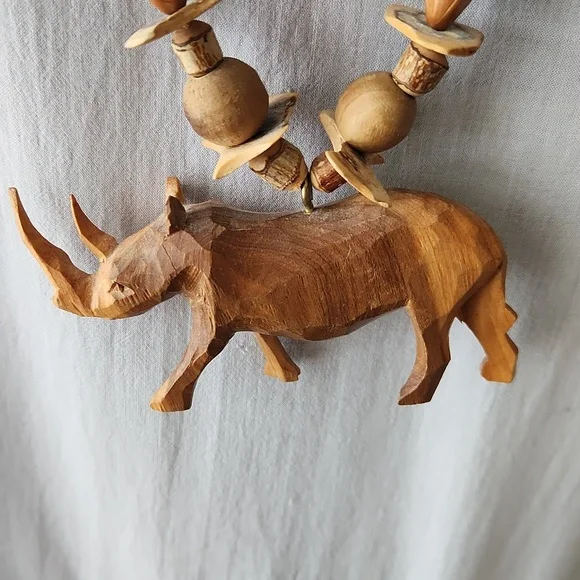 WOODEN ANIMAL Necklace Vintage - Picture 2 of 7
